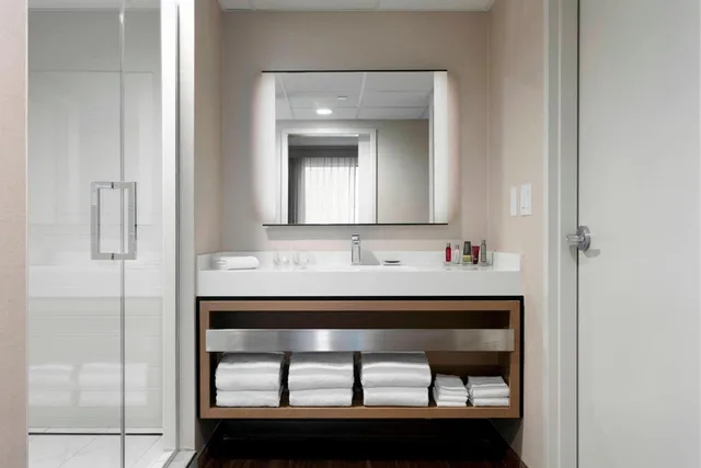 Room, 2 Queen Beds, Concierge Level، Des Moines Marriott Downtown 5/6