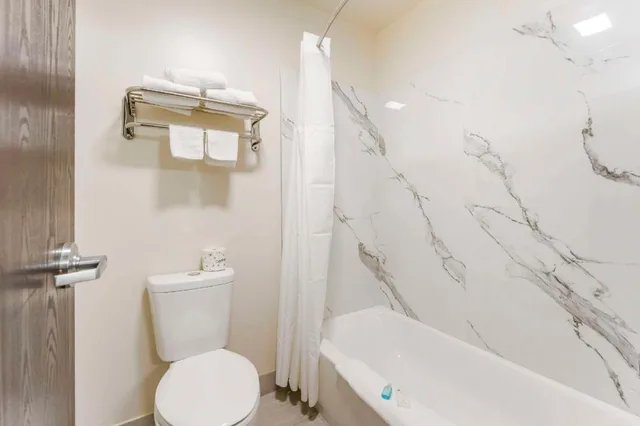 Efficiency, 2 Double Beds، Suburban Studios LaVale-Cumberland 9/10