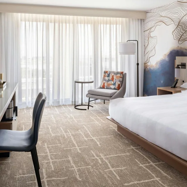 Renovated, King Bed, Large, Accessible، Marriott Tampa Airport 1/3