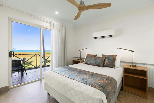 2 Bedrooms, Bay View, Moonlight Bay Suites 1/2