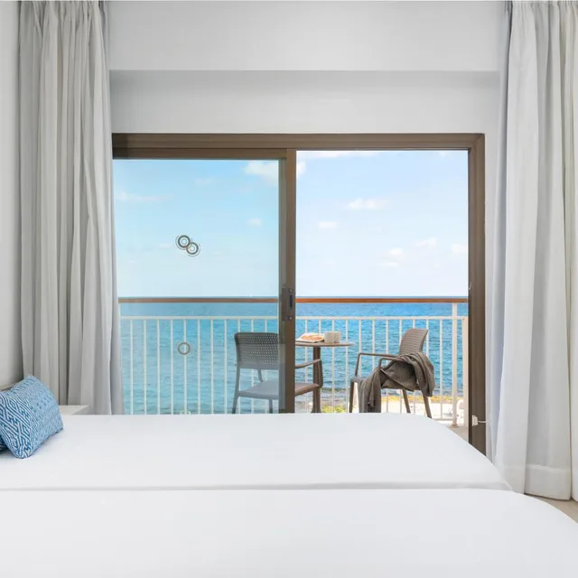 Room, Twin Beds, Sea Front، Hotel Atolon & Kaafu Beach Club 7/10