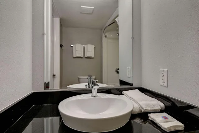 غرفة بسريرين كوين لغير المدخنين بمطبخ، Studio 6 Extended Stay - Jacksonville, FL - Baymeadows 5/8