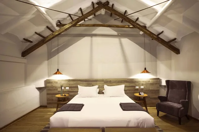 جناح سيغنتشر بسرير كينج مع أريكة، Abittare Hotels 1/2
