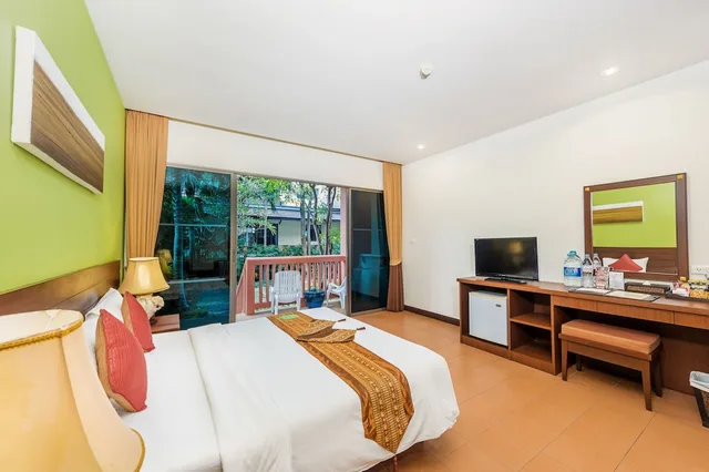 Greenery, Twin Beds، Kata Sea Breeze Resort 1/10