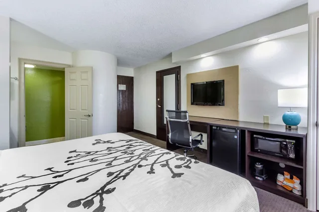 غرفة قياسية بسرير كينج، Sleep Inn near Busch Gardens - USF 8/10