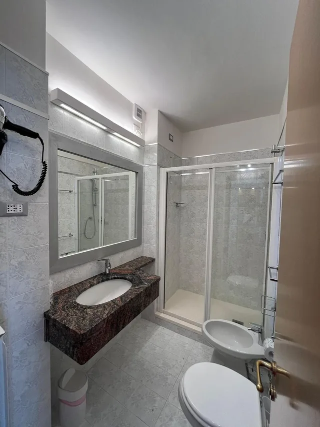 غرفة رباعية، Hotel Alinari 7/8