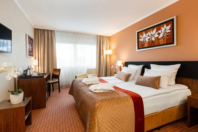 غرفة سوبيريور بسرير مزدوج، Avalon Hotel and Conferences 2/5