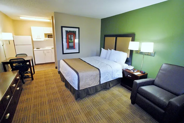 استوديو بسرير كوين، Extended Stay America - Greensboro-Wendover Ave-Big Tree Way 3/4