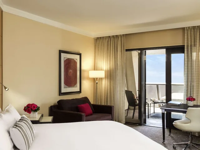 غرفة فاخرة بسرير كينج بشرفة، Hotel Sofitel Los Angeles at Beverly Hills 3/9