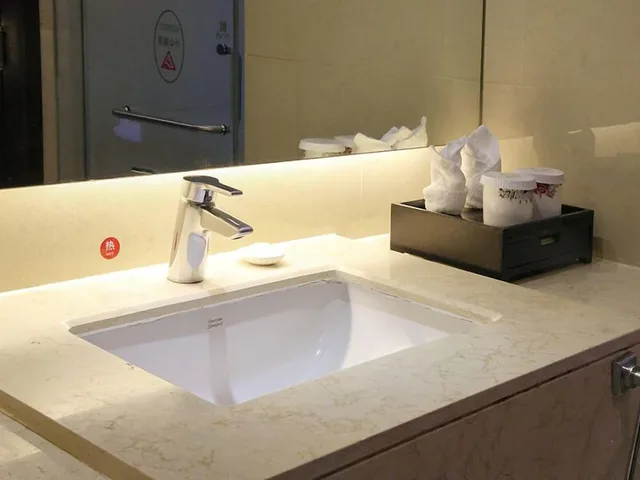 غرفة قياسية بسرير كوين، Guangdong Yingbin Hotel 7/9