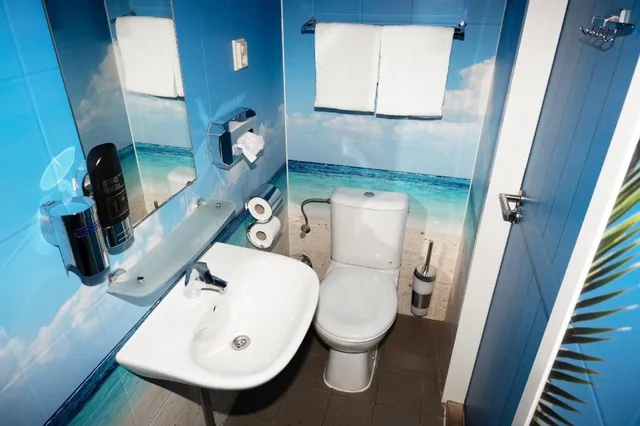 Theme, 4 Bunk Beds، Amsterdam Teleport Hotel 1/3