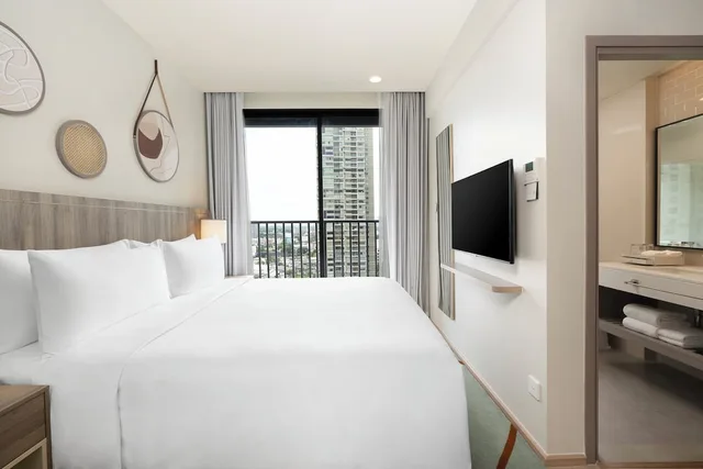 جناح بسرير فردي بشرفة بغرفة نوم واحدة بمطبخ، Staybridge Suites Bangkok Sukhumvit 1/4