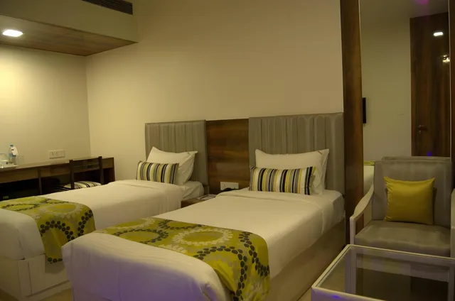 Semi Room, Type A, Deluxe, 2 Semi Double Beds, Hotel Hardeo 3/3