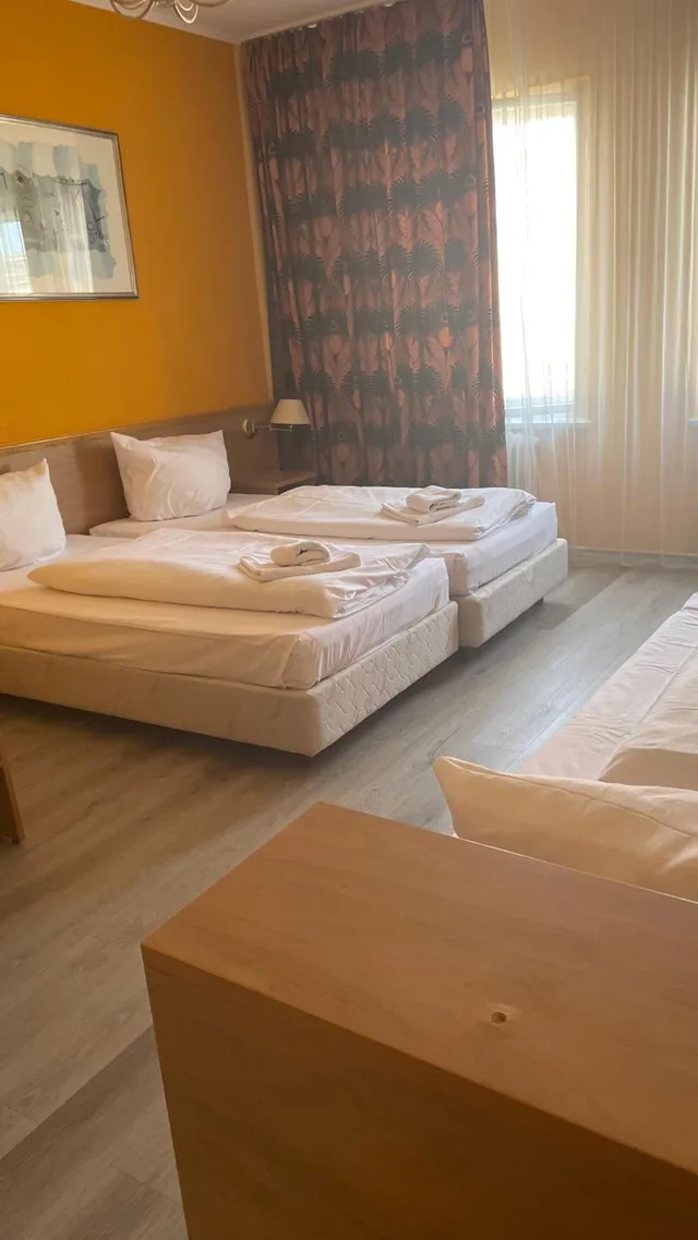 غرفة ثلاثية، Hotel Spreewitz 2/8