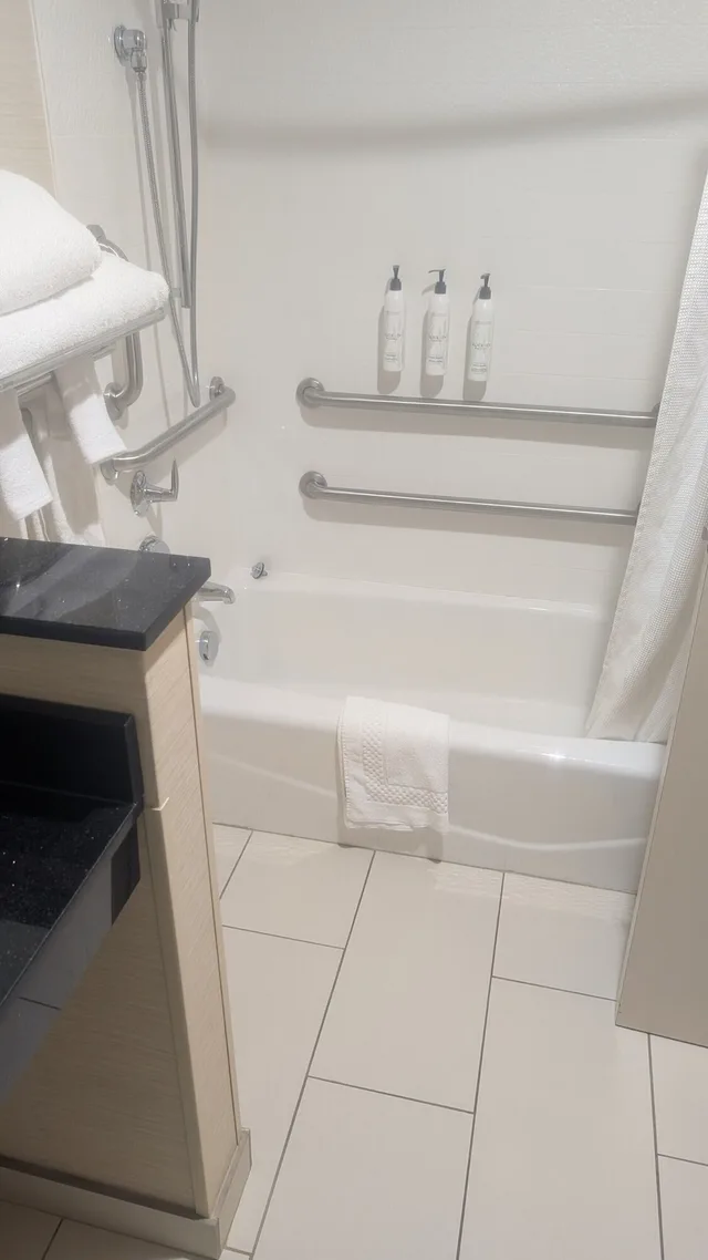 غرفة بسريرين كوين لذوي الإعاقة، Fairfield Inn Suites Detroit Troy 3/3