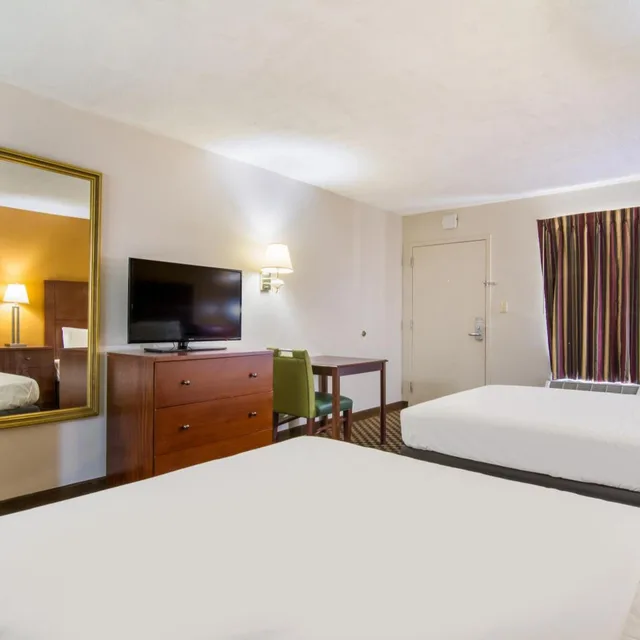 غرفة بسرير كوين، Americas Best Value Inn Wadesboro 5/7