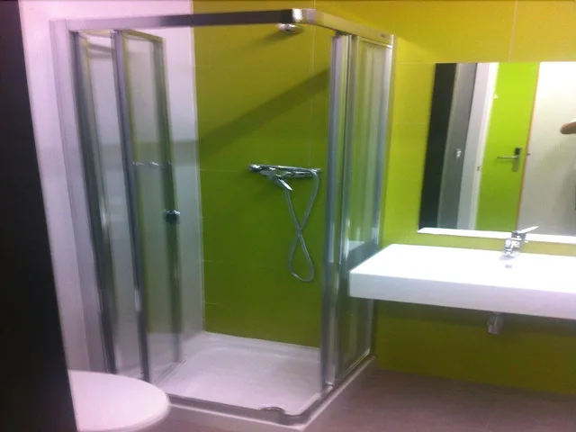 سكن مشترك مختلط بستة أسرّة وأسرّة بطابقين، Green Nest Hostel Uba Aterpetxea 9/10