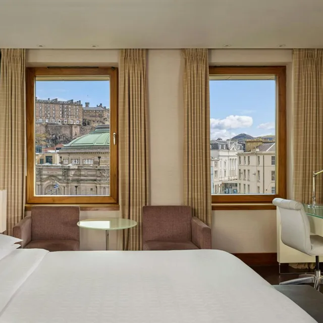 Castle, Club, King Bed, Club Lounge Access، Sheraton Grand Hotel And Spa 4/6
