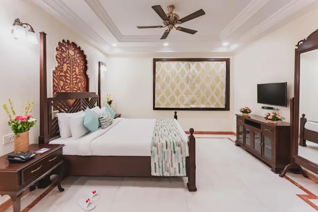 غرفة كلوب بسرير كينج، Shree Vallabh Vilas Lords Plaza Nathdwara 1/1