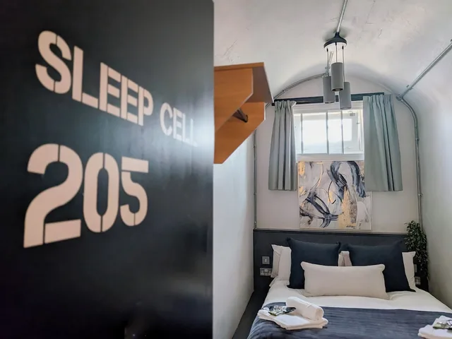 غرفة بسرير مزدوج بحمام مشترك، CoDE Pod Hostels THE CoURT 6/9