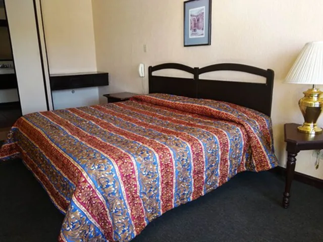 Room, King Bed, Hotel Chula Vista 1/1
