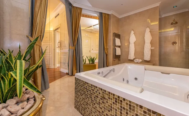 Presidential, Suite, Queen Bed, Square View, Terrace، Radisson Blu Ghr Hotel Rome 8/10