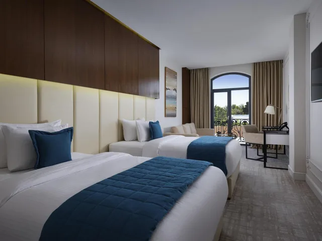 Deluxe, Mercure Tashkent 2/2