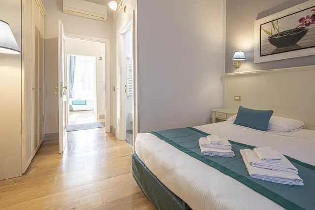Standard, Twin Beds, Domus Castrense 2/10
