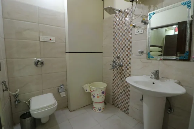 سكن مشترك مختلط، Hotel Eurasia Mohali Airport 2/2