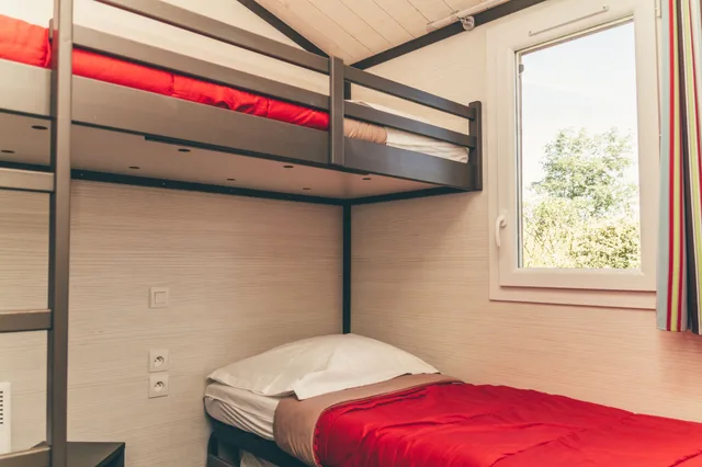 2 Bedrooms, Cottage, 1 Double and 2 Bunk Beds، Terres de France - Les Hameaux de Pomette 2/8