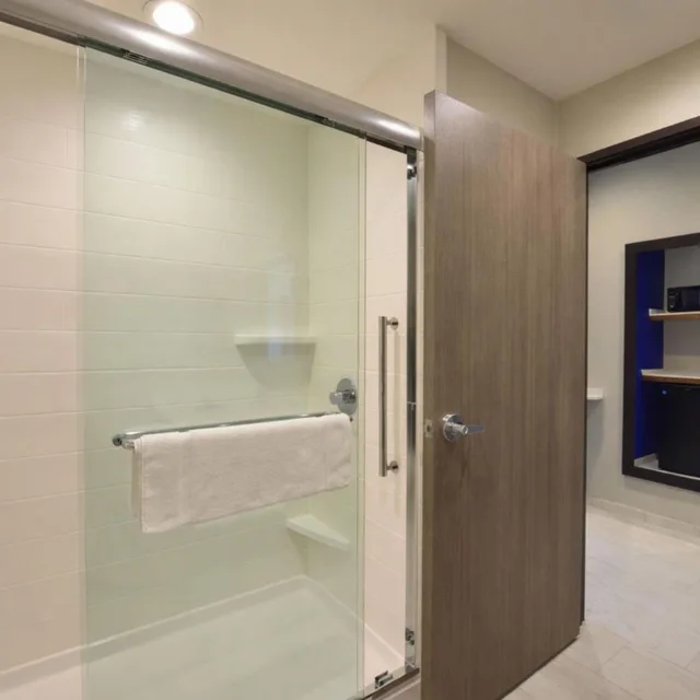 Specialty، Holiday Inn Express and Suites Houston North Woodlands Area 3/3