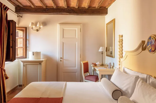 غرفة كلاسيكية بسرير كوين، Castello Di Leonina Relais 3/10