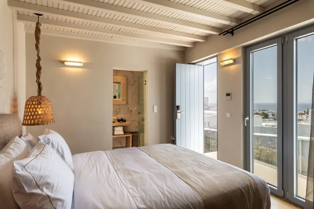 جناح سوبيريور بسرير كوين بإطلالة على البحر، Oniro Suites 1/4