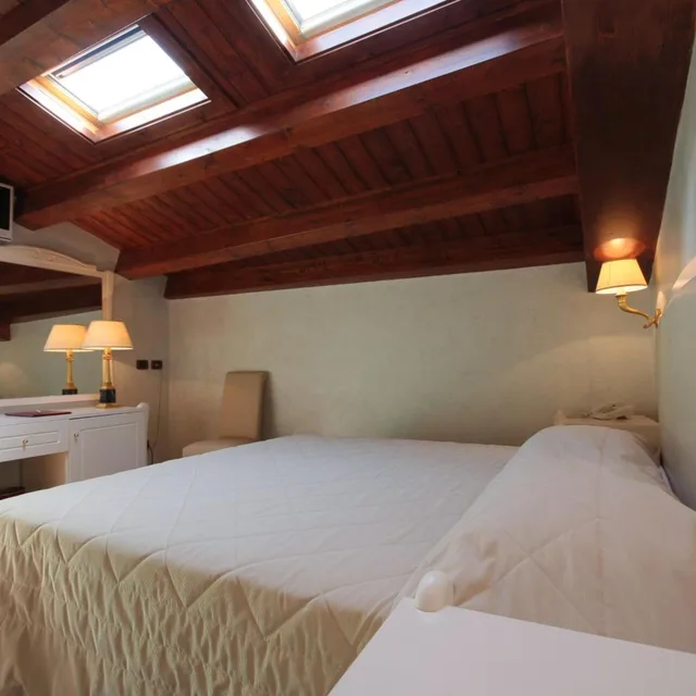 غرفة بسرير مزدوج أو سريرين منفصلين، Hotel Rojan 4/10
