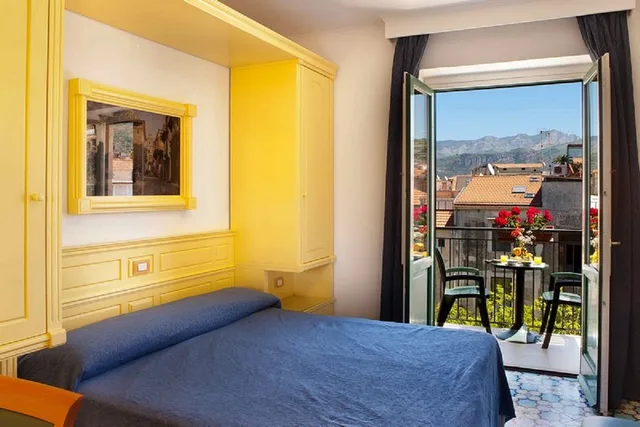 غرفة كلاسيكية مفردة بسرير كوين، Hotel Astoria Sorrento 1/2