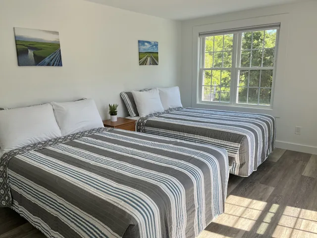 Premium, Suite, King Bed, 2 Double and Twin Beds، Kingfisher Lodging 1/6