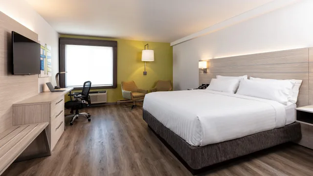 غرفة بسرير كينج، Holiday Inn Express Quebec 3/7