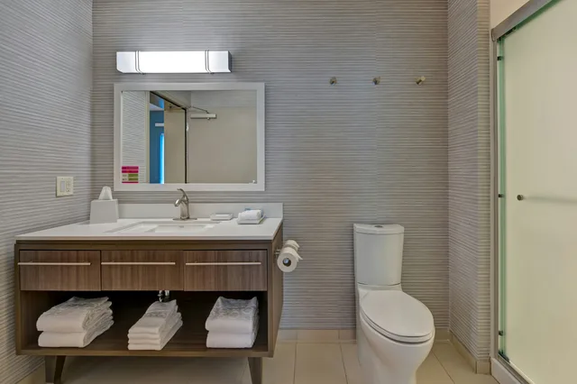 جناح بسرير كينج بغرفة نوم واحدة، Home2 Suites by Hilton West Palm Beach Airport 2/2