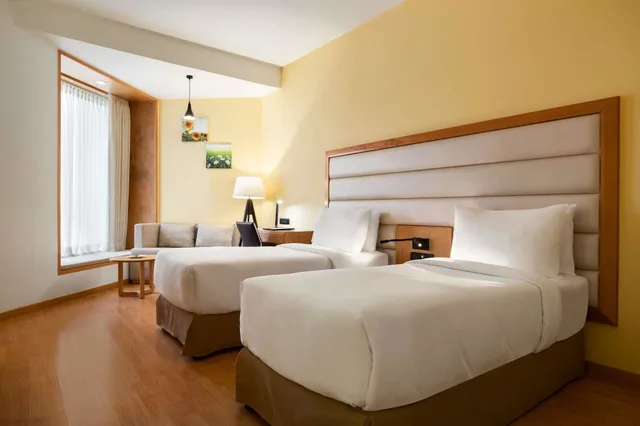 غرفة تنفيذية بسرير كينج، Ramada Dehradun Chakrata Road 1/3