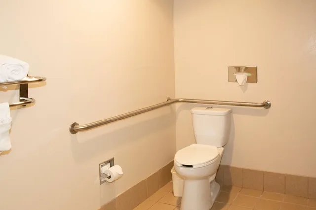 غرفة بسرير مزدوج لذوي الإعاقة، Best Western I-5 Inn & Suites 4/6