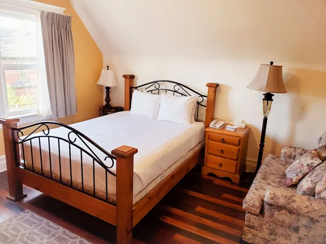 استوديو بسرير كوين بشرفة، James Bay Inn Hotel Suites Cottage 3/5