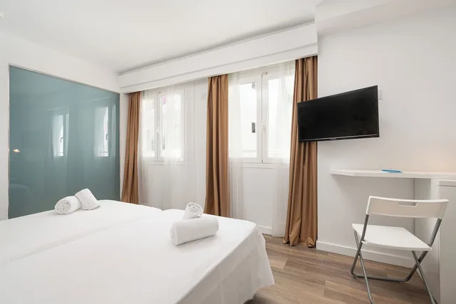 غرفة أساسية بسريرين منفصلين، WelikeHotel Triton beach 2/8