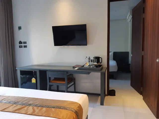 غرفة متصلة قياسية بسرير مزدوج وسريرين منفصلين، MAEHAAD BAY RESORT 2/5