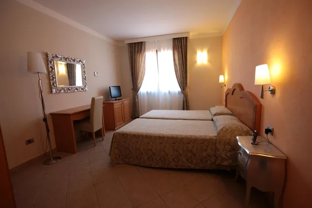 غرفة بسرير مزدوج، La Perla Hotel 5/9