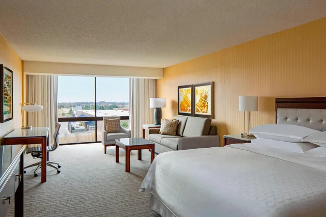 جناح جونيور بسرير كينج، Sheraton West Des Moines Hotel 2/3