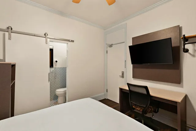 غرفة بسرير كوين، Mithila San Francisco, SureStay Collection by Best Western 2/3