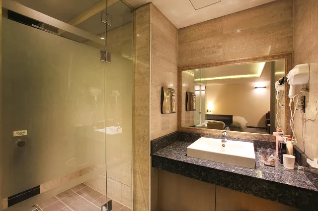 غرفة بريميير بسرير كينج، TARA HOTEL 2/5