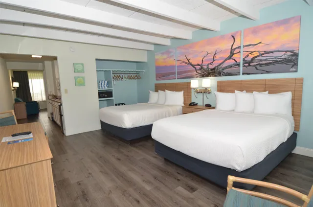Suite, 2 Queen Beds, Ocean Front، Days Inn & Suites By Wyndham Jekyll Island 1/3