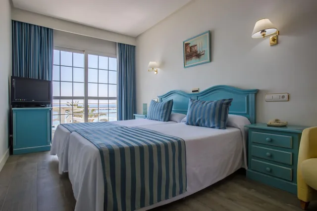 Single Sea View Room, Villa de Laredo Hotel 2/4