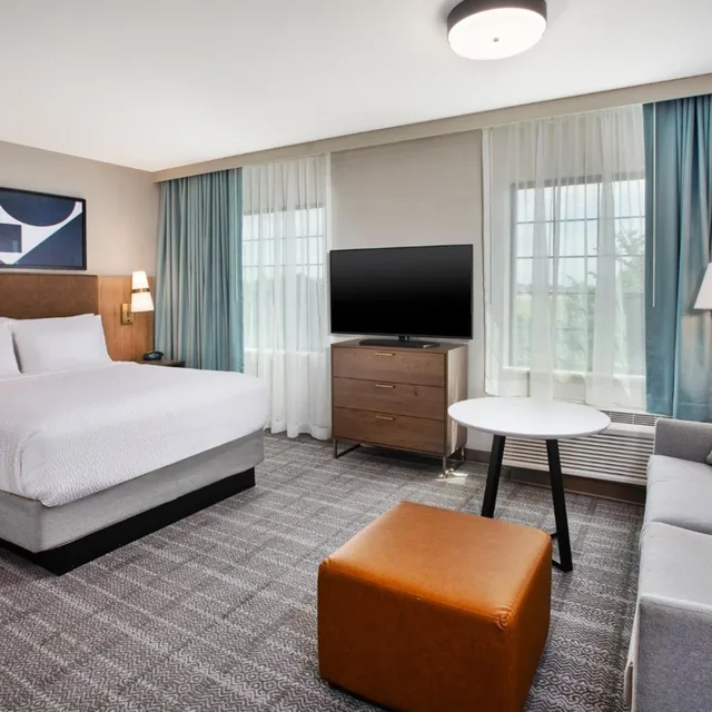 جناح استوديو بسرير كوين، Staybridge Suites Bismarck 1/9